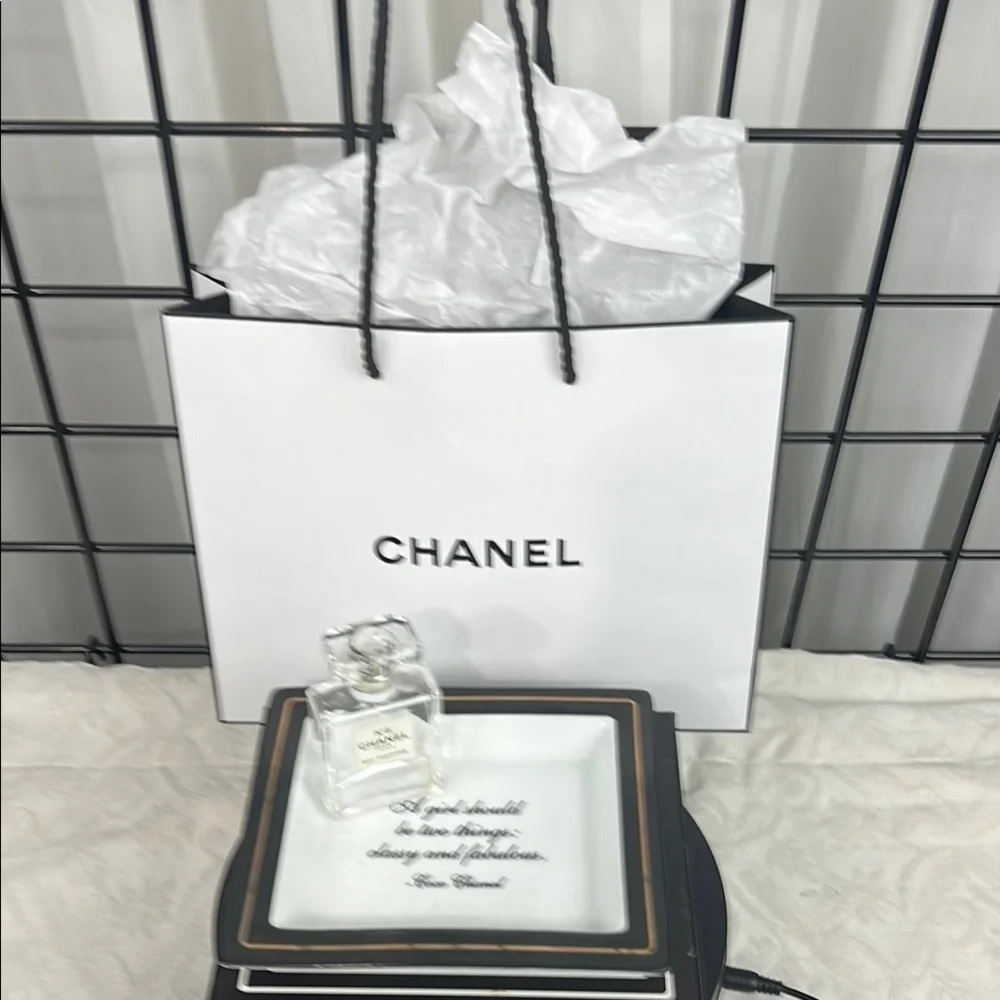 Gorgeous trinket dish with quote from CoCo Chanel Great gift idea 🎁🎁